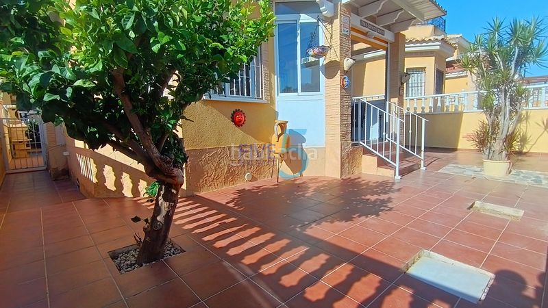 Foto 0a7f5fef-f60d-48d0-8516-e5e817bb9aa7. Casa amb piscina a Algorfa