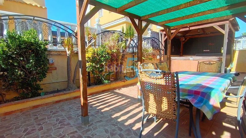 Foto ab62db96-0867-4d2e-a514-44cf8c8150a9. Casa amb piscina a Algorfa
