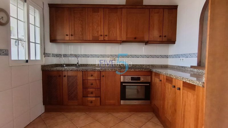 Foto b32a9ff7-45bd-4c6c-aa13-40ff074944a5. Casa amb piscina a Algorfa