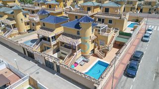 Haus in Algorfa. Fantástica villa de 34 dormitorios con piscina privada en una pa