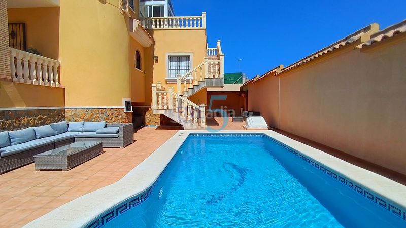 Foto ad190dfa-38a3-4c23-83bf-f19d97eedc7e. Casa amb calefacció piscina a Algorfa