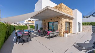 Maison à Pueblo Bravo. Esta preciosa villa independiente de tres dormitorios y dos baño