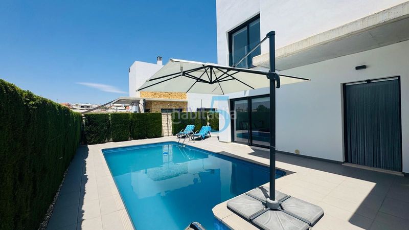 Foto 284993a8-9fc4-492a-a380-f60246056a20. Casa amb aparcament piscina a Pueblo Bravo Rojales