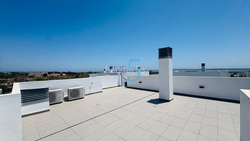 Foto 4ba21387-70b5-419b-a67b-2e945f2c8d39. Casa amb aparcament piscina a Pueblo Bravo Rojales