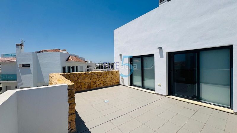 Foto b8268b57-18c3-47d4-bb99-74e14a10a0f6. Casa amb aparcament piscina a Pueblo Bravo Rojales