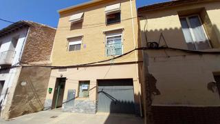 Appartement  Calle heroes de africa. Este apartamento de 3 dormitorios y 2 baños en el primer piso de