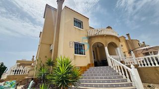 Casa adossada a Villamartín-Las Filipinas