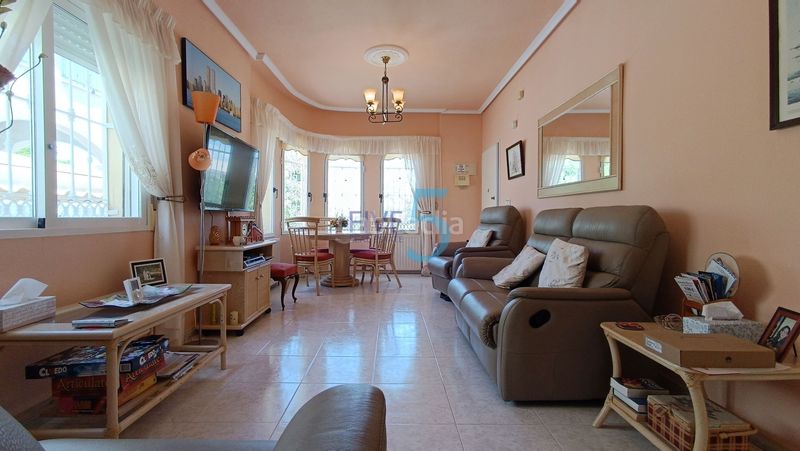 Foto a5574626-9bbf-47d1-b162-0bcd844f2ce1. Casa amb calefacció piscina a Benimar Rojales