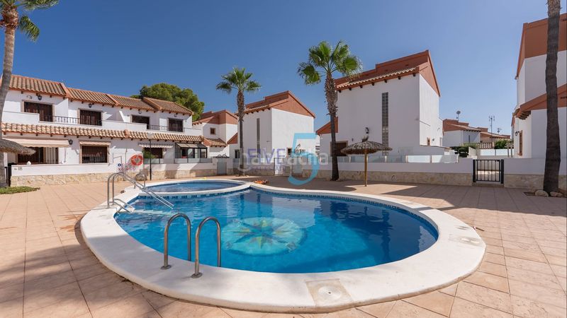 Foto 5ad65fac-75d7-4ae7-9b5f-17ab8459147a. Casa amb aparcament piscina a Los Almendros Orihuela