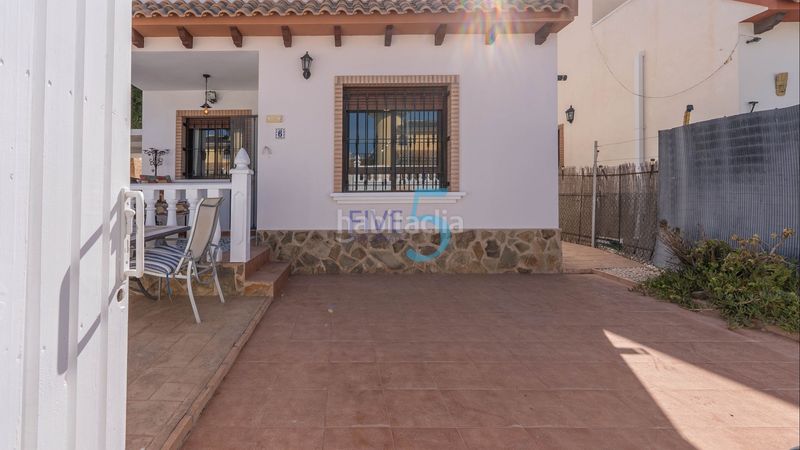 Foto 876bf93a-cf40-475a-b0bb-f929a699dc29. Casa amb aparcament piscina a Los Almendros Orihuela