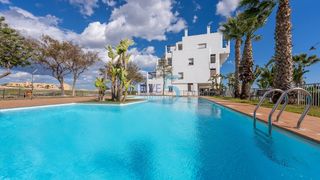 Etagenwohnung in La Torre Golf. Apartamento de 2 habitaciones y 1 baño en la planta baja, situad
