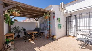 Casa in Zona Carrefour - Urbanizaciones. Precioso bungalow en venta en el limonar torrevieja. dispone de