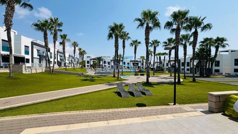 Foto f1f330d1-b649-4344-88da-316de0624671. Pis amb aparcament piscina a La Zenia Orihuela