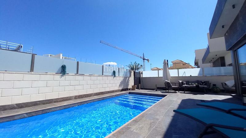 Foto c79a6ff8-3a12-4d75-b9da-22a4b680c357. Casa con riscaldamento piscina in Los Almendros Orihuela