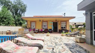 Chalet in Los Urrutias. Descubre este chalet de 4 habitaciones en el barrio de la fuensa