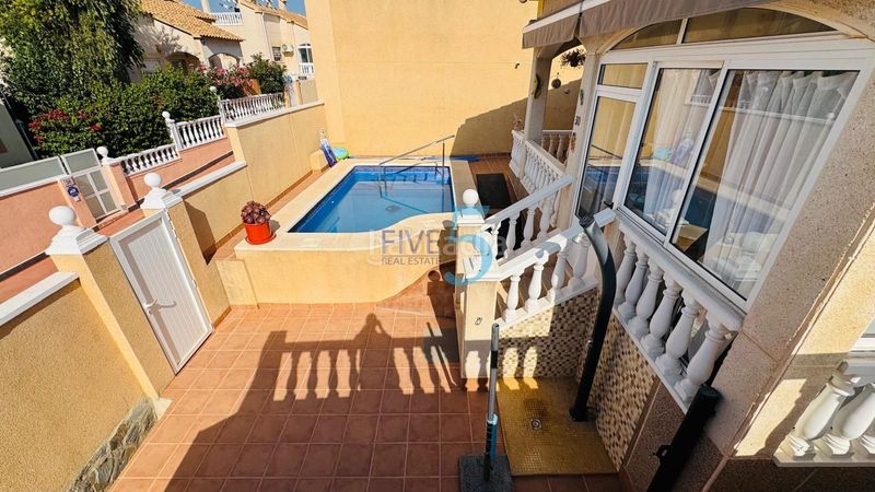 Foto 367c0e7b-bfea-43a8-9013-e4894325d32f. Casa amb aparcament piscina a La Florida Orihuela