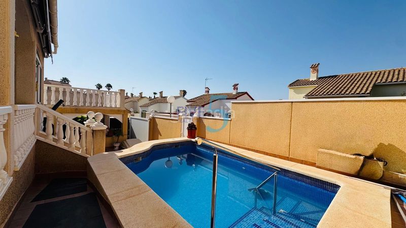 Foto 59be427a-f6c7-4f13-b06d-8f344f5fb7c8. Casa amb aparcament piscina a La Florida Orihuela