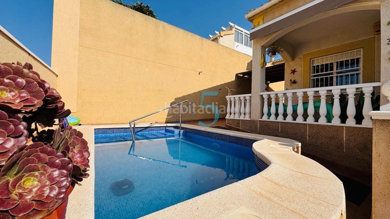 Foto 915fa227-44cb-4d24-b2d0-f03ae75d6098. Casa amb aparcament piscina a La Florida Orihuela