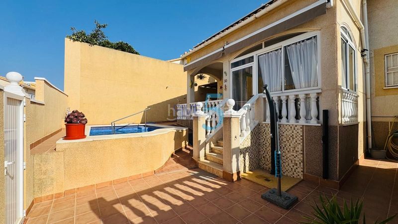 Foto 98f30128-7d3b-4638-9fec-fb8939b3afdd. Casa amb aparcament piscina a La Florida Orihuela