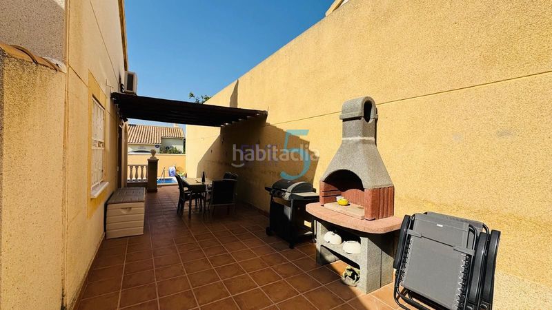 Foto cbeea8d4-f2dd-4c53-a7cc-45cf7d9932bb. Casa amb aparcament piscina a La Florida Orihuela