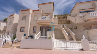 Etagenwohnung in La Marquesa. Raro apartamento modernizado de 3 dormitorios y 2 baños en la úl
