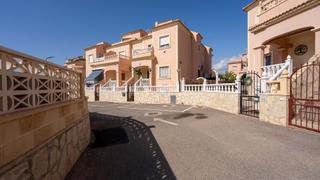 Casa adossada  Calle jalón. Esta casa adosada de tres dormitorios y 1,5 baños en playa flame