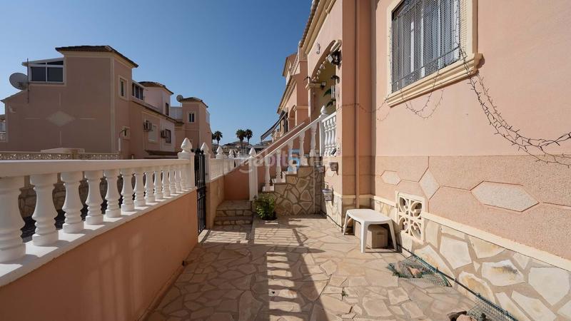 Foto 02cbb8f6-af0d-483f-91a1-ef9430bd9bd9. Casa adossada amb piscina a Playa Flamenca Orihuela