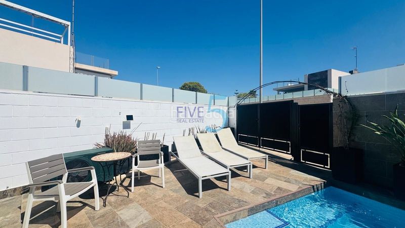 Foto f733134f-3f70-4bf2-a76a-8212afc5dbbd. Casa amb aparcament piscina a Los Almendros Orihuela
