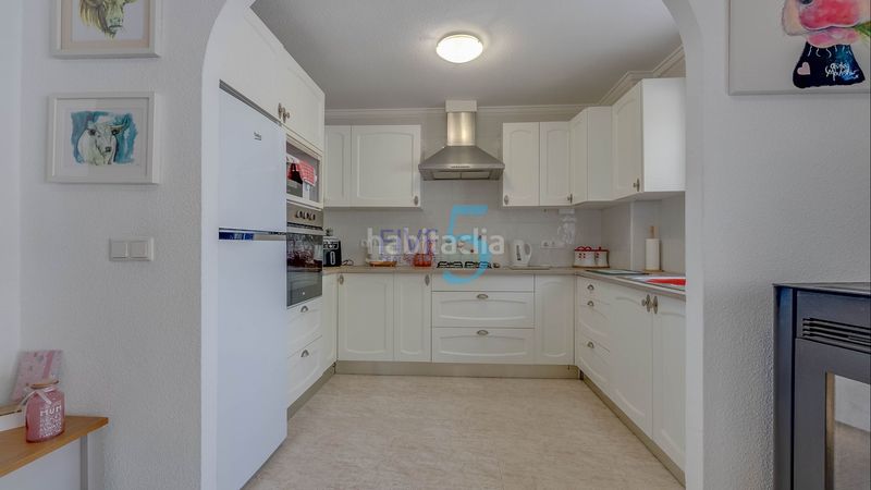 Foto af5e91d1-db26-4e23-bb98-cbb666216e72. Casa adossada amb calefacció aparcament piscina a Rojales