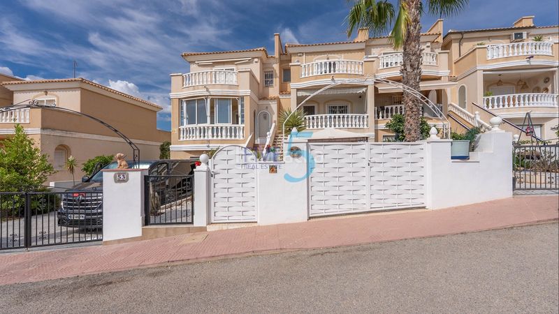Foto e912310f-7574-4325-a512-05367a03b272. Casa adossada amb calefacció aparcament piscina a Rojales