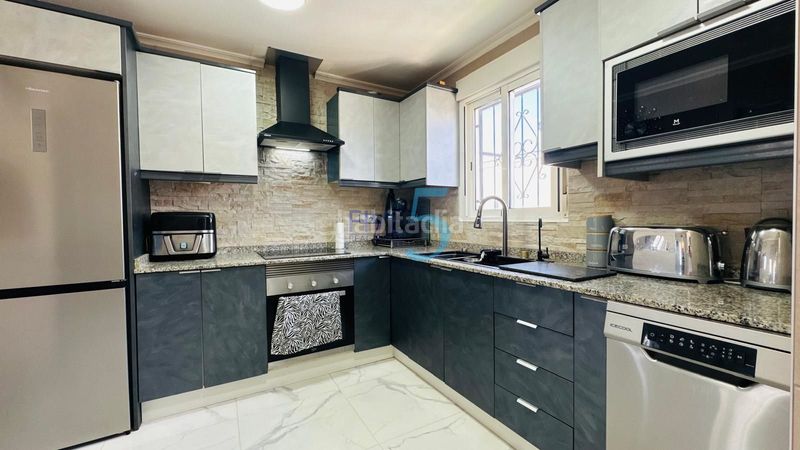 Foto f331e9c8-5b7f-4e3c-a426-b03b9f2b658e. Casa amb aparcament piscina a Centro de la Ciudad Quesada Rojales