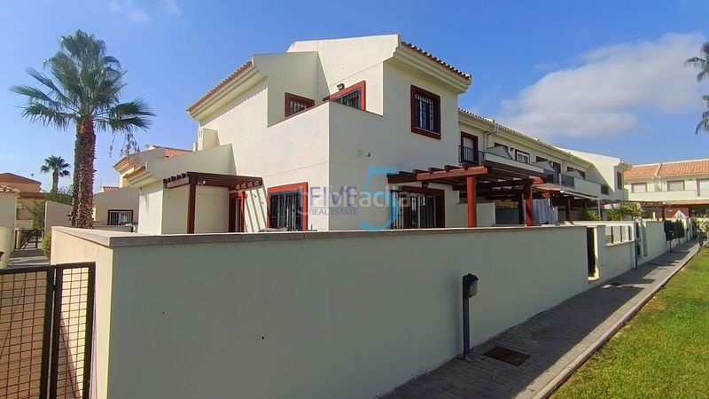 Foto 16d76fdf-7705-426a-a06a-c428c21d22aa. Casa amb calefacció piscina a Lo Marabú Rojales