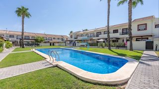 Haus in Lo Marabú. Elegante villa adosada de 3 dormitorios con acceso directo a la