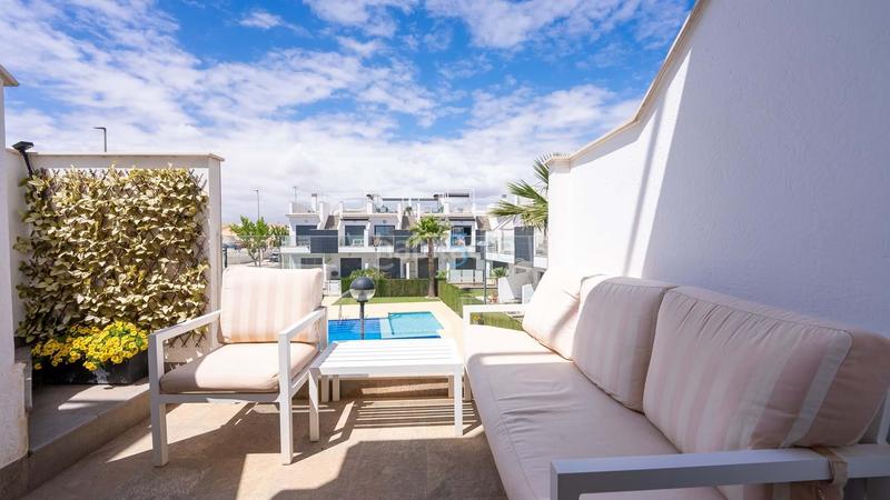 Foto 28fcd0f1-bbc9-48b2-8e5c-f9cbf9e781ae. Estudi amb piscina a Pilar de la Horadada ciudad Pilar de la Horadada