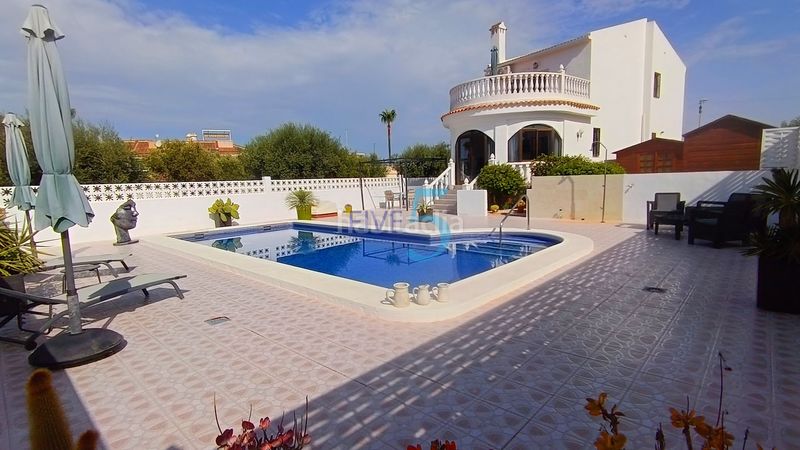 Foto 35d4abde-534d-42e0-a53d-73ff4d6ab8df. Casa amb calefacció piscina a Benijófar