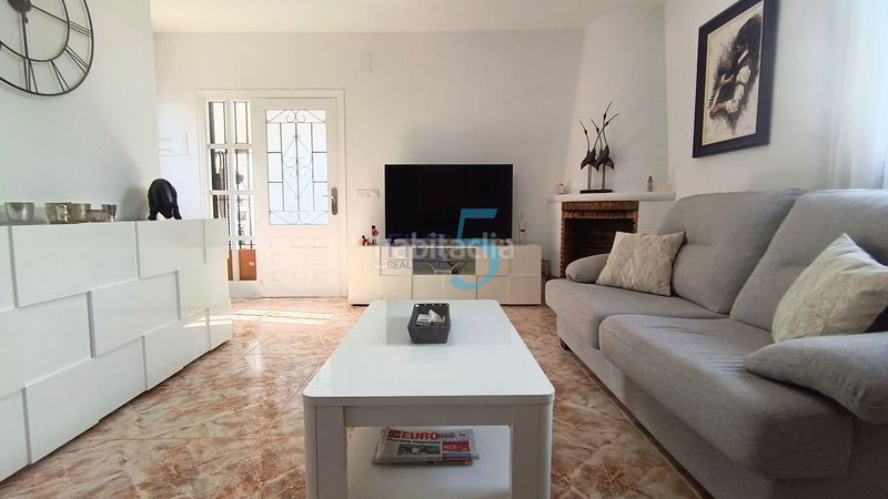 Foto a30dab3b-11ee-4036-9709-806a246c6dbe. Casa amb calefacció piscina a Benijófar