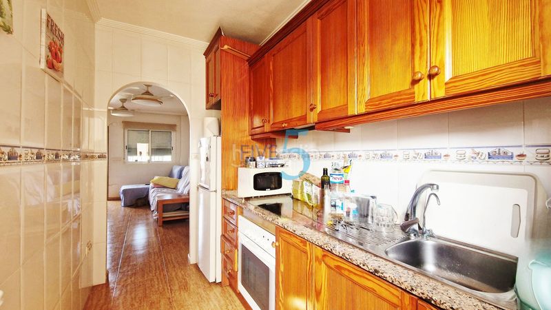 Foto 1ebd0658-c0d5-4c95-aa86-8c478df6dba6. Piso ubicado un apartamento de 2 habitaciones y 2 baños con terraza, aire acondicionado y acceso a una piscina en San Pedro del Pinatar