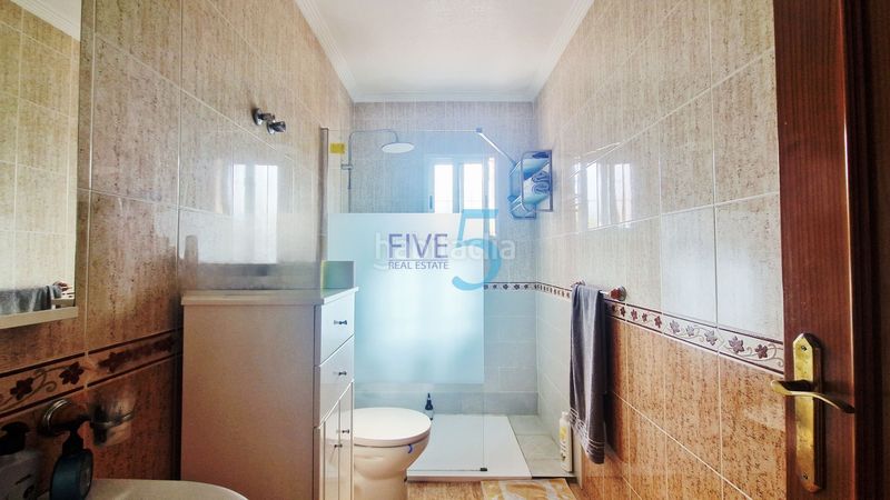 Foto b930f89d-7dce-449b-8d0e-c87befdbdbad. Piso ubicado un apartamento de 2 habitaciones y 2 baños con terraza, aire acondicionado y acceso a una piscina en San Pedro del Pinatar