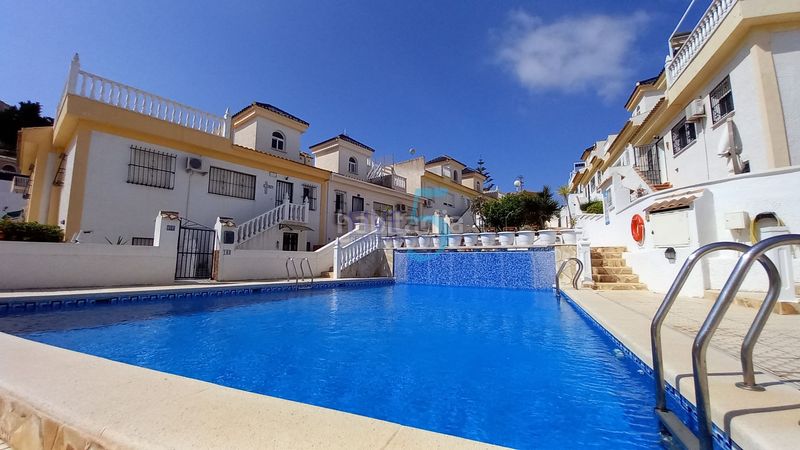 Foto aa3eebe4-b624-48b1-b035-d8db08638daf. Casa amb calefacció piscina a La Marquesa Rojales