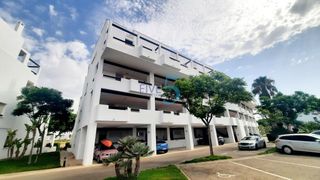 Piso en Terrazas de la Torre Golf. Apartamento de 2 habitaciones y 1 baño en la planta baja en la s
