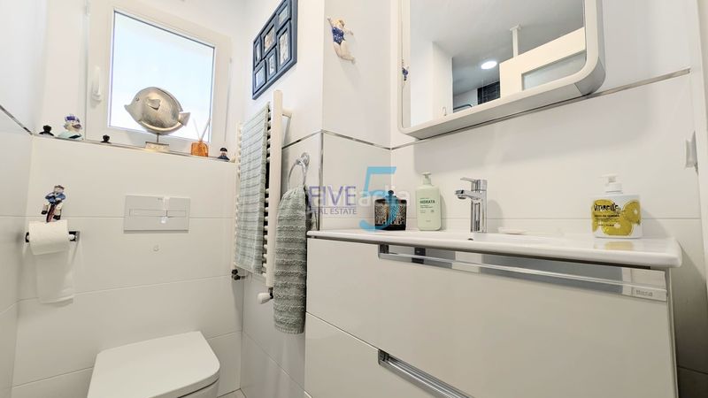 Foto 6eb8e2ac-1e93-4e78-bbc9-de458e6bfafd. Casa amb calefacció aparcament piscina a Campoamor Orihuela