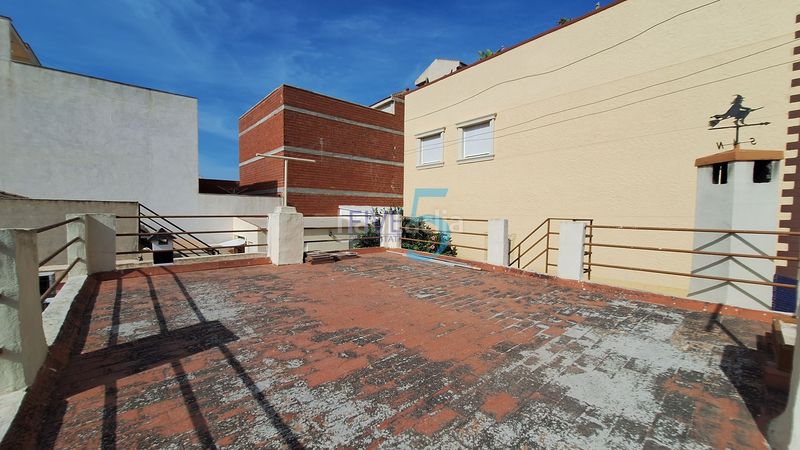 Foto f6620930-d995-4a2b-880b-a46dcfca9797. Casa amb aparcament a Benijófar