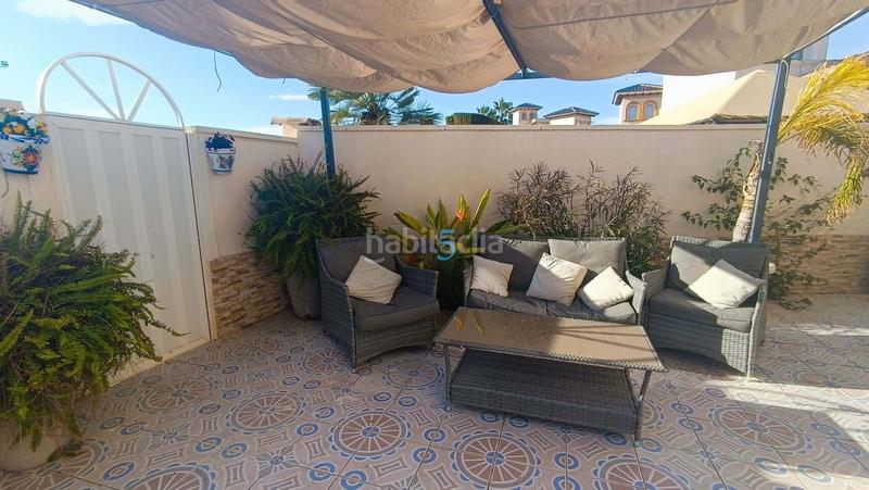 Foto 4c22099b-afd2-4b67-a976-7fff92296088. Casa amb piscina a La Zenia Orihuela