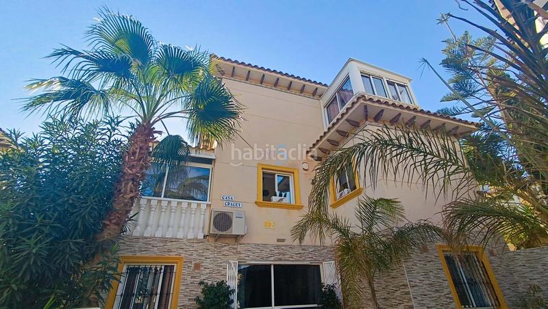 Foto db2216e0-b356-42ef-8d4d-36a4836afb49. Casa amb piscina a La Zenia Orihuela