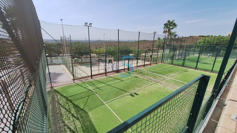 Foto 2a282edc-ce15-41b2-b0fd-d770ffd2bd2c. Pis amb piscina a Los Arenales del Sol Elche / Elx
