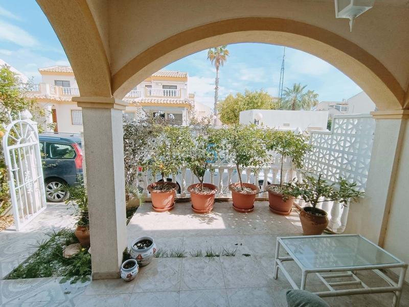 Foto 1343b577-907d-4c5e-95be-3cbeffd46850. Semi detached house with pool in Playa Flamenca Orihuela