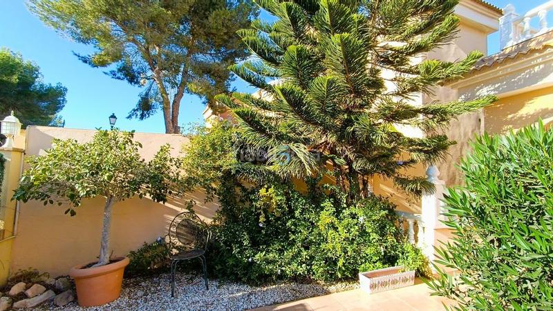 Foto 6c44db2a-719a-4531-8f5f-6cd71a49cce9. House with pool in Villamartín-Las Filipinas Orihuela