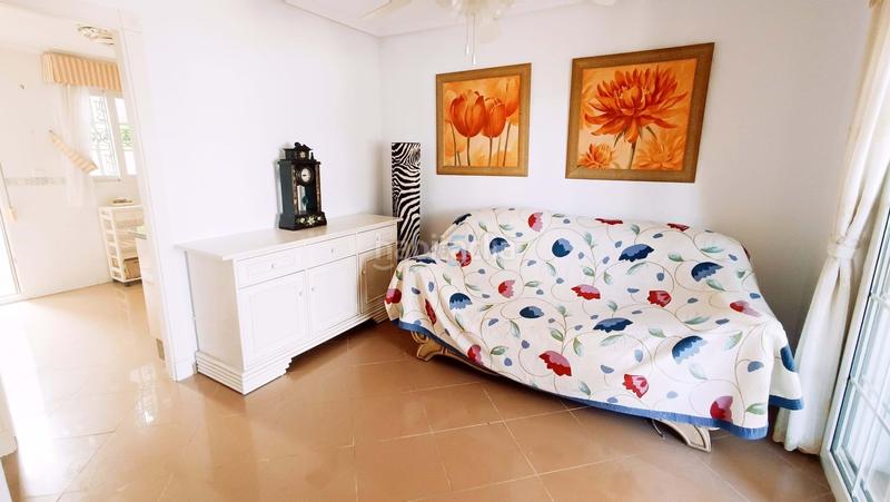 Foto d03d2128-ba45-4a53-9e5d-fc1bdbdf6b7f. Casa con piscina in Lomas de Cabo Roig - Los Dolses Orihuela