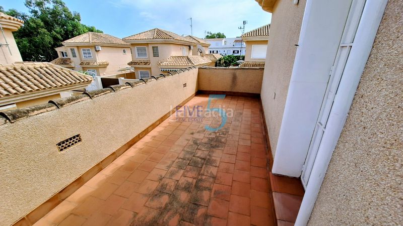 Foto f1179c33-acca-46f6-a0ae-11ff748d3620. Casa amb aparcament piscina a Los Balcones-Los Altos Torrevieja