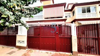 Casa a schiera in Los Peñascos-El Salero-Los Imbernones. Adosado súper de 2 habitaciones y 1,5 baños en san pedro del pin